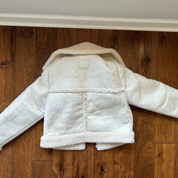 Abercrombie & Fitch: Sherpa Cream Crop Coat: Women’s Size L - Picture 6 of 10